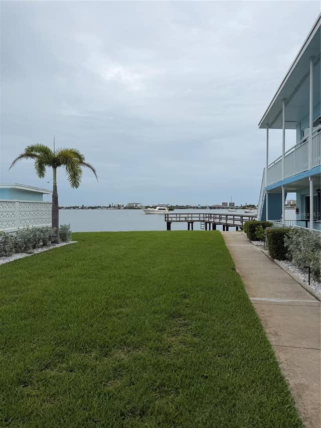 1834 SHORE DR S #4 photo