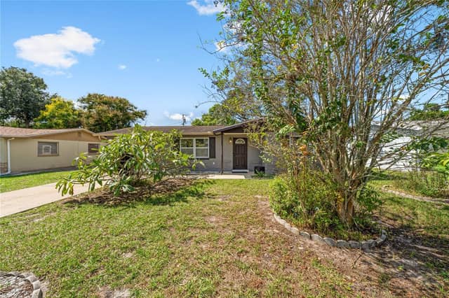 5017 OVERLOOK DR photo