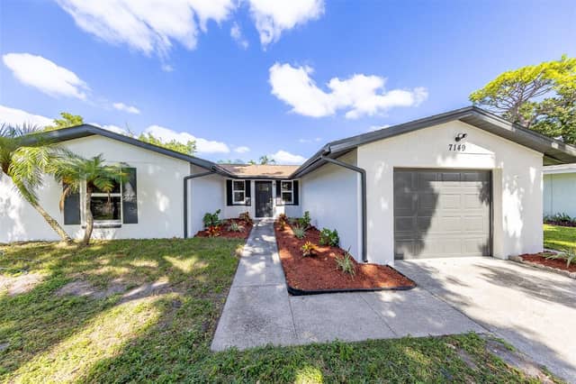 7149 CHANNELSIDE LN N photo