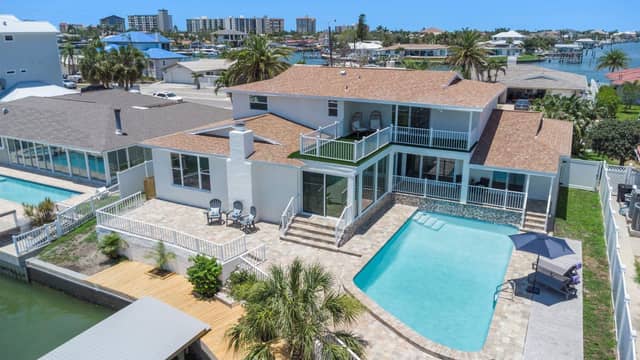 451 PALM IS NE photo