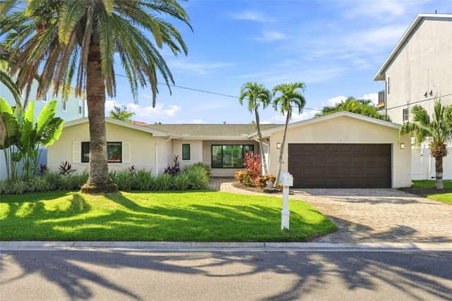 556 JOHNS PASS AVE photo