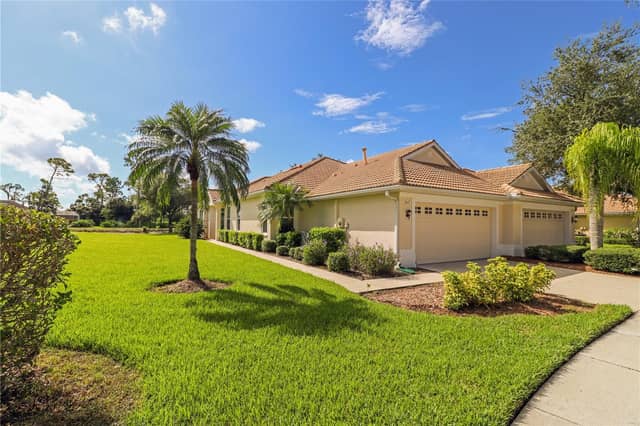 5107 WHISPERING OAKS DR photo