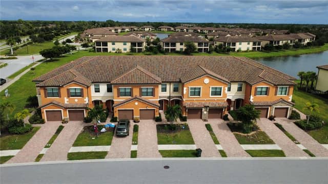 20448 LAGENTE CIR photo