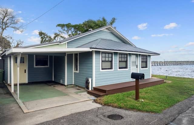 8 PARKVIEW ST photo