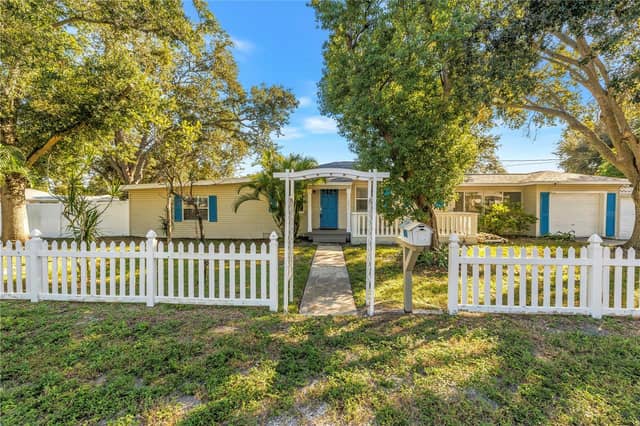 10804 SEMINOLE DR N photo