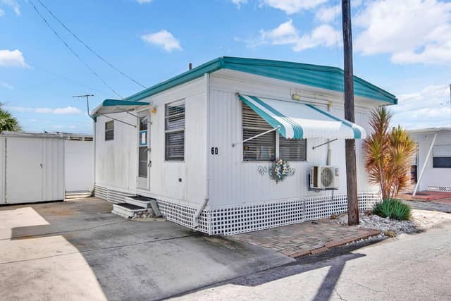 60 4TH ST photo