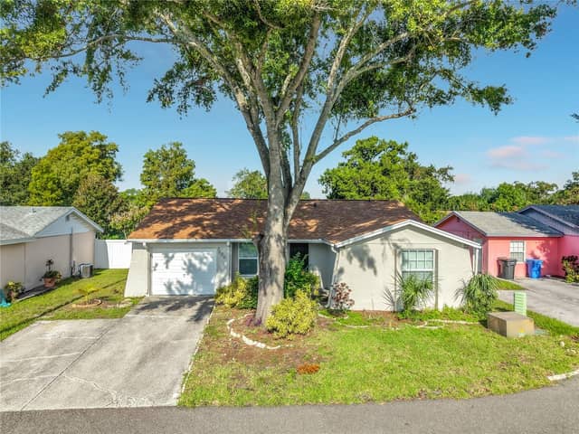 7606 WOODLAND OAKS CT photo
