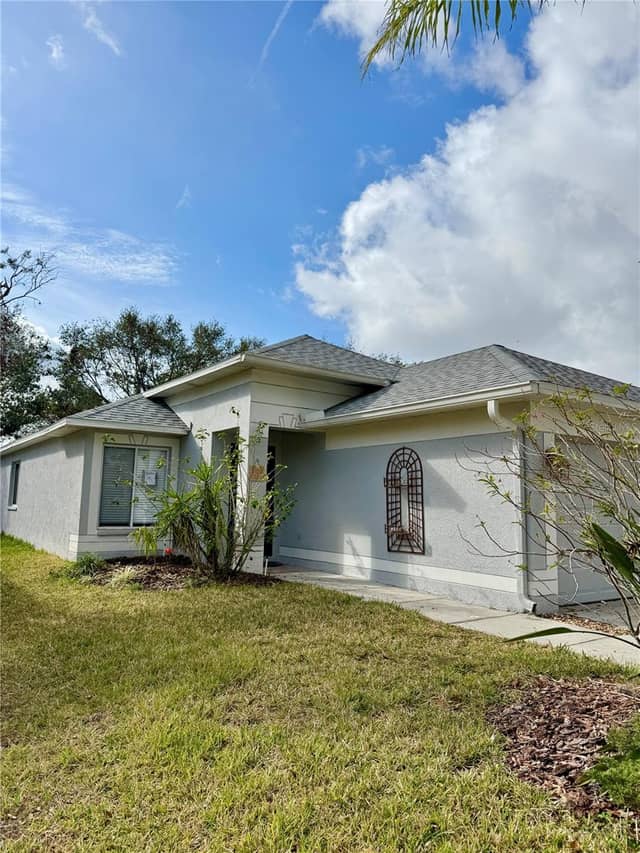 10431 ISLEWORTH AVE photo
