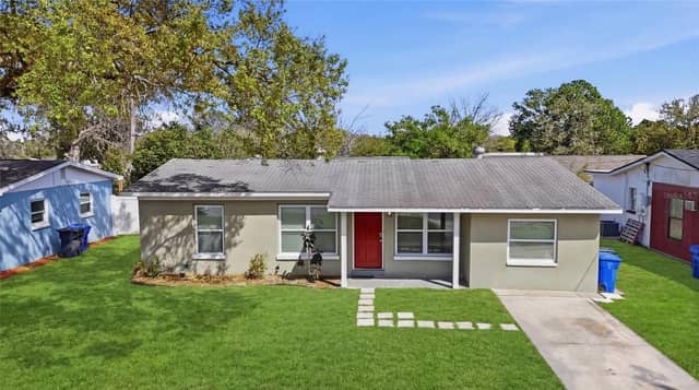 8609 CHINABERRY DR photo
