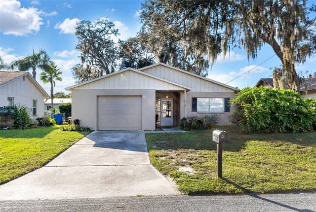 7245 KNOLL DR photo
