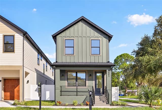 2601 N ALBANY AVE photo